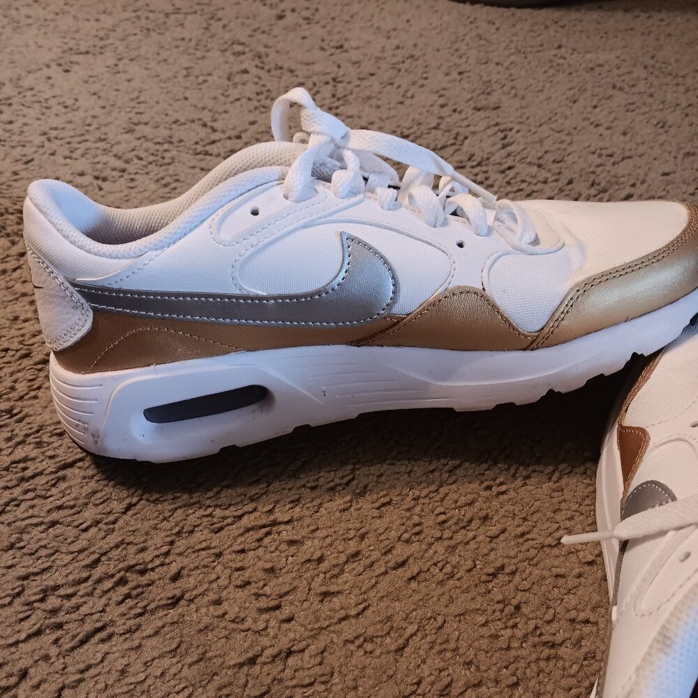 Nike Air Max Excee White Gold Sneakers
